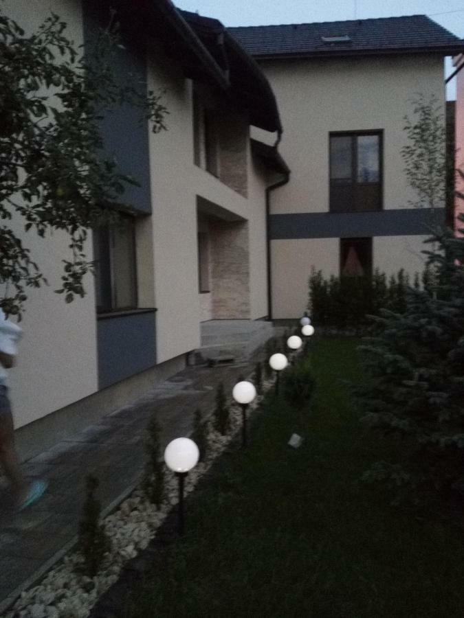 Wellion Hotel Covasna Exterior foto